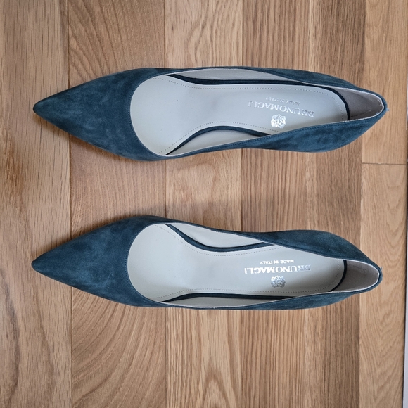 NWOT Bruno Magli pumps size US 7, EU 37.5 - Picture 12 of 12